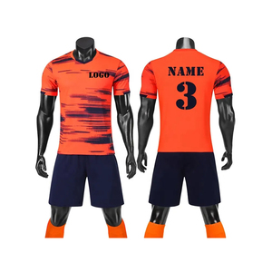 Conjunto de Uniforme de Fútbol Sublimado con Diseño Personalizado, 100% Poliéster, Tejido Transpirable, Top, Calcetines, Manga Corta para Invierno - Product Image 2