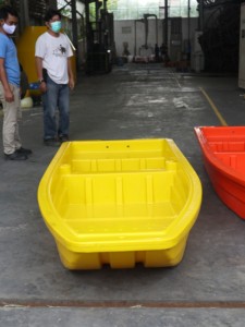 เรือโพลีเอทิลีน 2.6 เมตร // เรือตกปลาสำหรับเครื่องยนต์ติดท้าย 4 แรงม้า // รับน้ำหนักได้ 320 กิโลกรัม // เรือลาดตระเวน - Product Image 3
