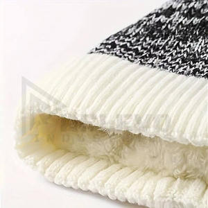 Gorro de Punto de Invierno, Gorro Cálido y Elástico, Unisex, Cómodo, Informal, para Uso Diario al Aire Libre, en Poliéster - Product Image 4
