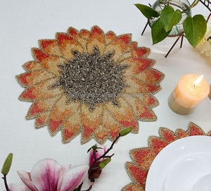 Napperon perlé de fleur de rouille fait à la main. Lot de 2/4/6 également disponible - Product Image 3