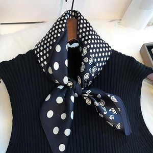 Pañuelo de Satén Estampado de Lujo para Mujer, Elegante Accesorio para el Cuello, Diseño Moderno y a la Moda - Product Image 3