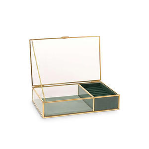 Caja de Joyería Moderna Hecha a Mano de Latón y Vidrio con Encanto Herencia - Almacenamiento Elegante Listo para Regalo con Tamaños y Colores Personalizables - Product Image 5