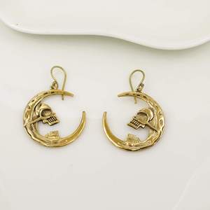 Pendientes de Aro con Colgante de Calavera Lunar en Latón Chapado en Oro, Joyería de Moda Cristiana Unisex, Regalo - Product Image 2