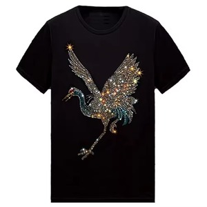 Camiseta de hombre con estampado de pájaro y pedrería, manga corta, cuello redondo, diseño brillante de pájaro, estilo casual urbano - Product Image 6