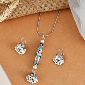 Ensemble de bijoux fins classiques Meera Jaipur - Ensemble collier et boucles d'oreilles, pendentif élégant en argent pour mariage et fiançailles - Product Image 1