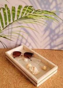 Plateau de service de luxe en marbre blanc avec accents dorés, compatible lave-vaisselle, portable pour comptoir de salle de bain, bijoux et vaisselle - Product Image 2