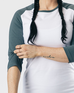 เสื้อยืดผู้หญิงแบบสั่งทำยอดนิยม ตกแต่งผ้าแบบ Patchwork แขนยาว 3/4 ทรง Raglan เสื้อเบสบอลแบบพื้นฐาน เสื้อผ้าฤดูใบไม้ร่วง เสื้อยืดสั่งทำ - Product Image 5