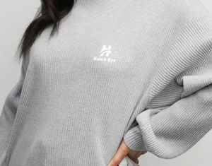 Sweat-shirt en tricot surdimensionné pour femme HawkEye, col rond, épaules tombantes, manches longues, gris uni avec poches, vêtements d'automne - Product Image 5