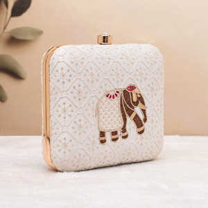Bolso de Mano Blanco con Bordado Marrón y Rojo, Elegante Bolso de Noche de Diseñador para Mujer, Ideal para Eventos - Product Image 2