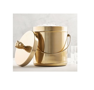 Cubo de hielo de latón de alta resistencia para uso comercial en bares, con construcción robusta, acabado pulido y aislamiento confiable para un enfriamiento prolongado. - Product Image 1