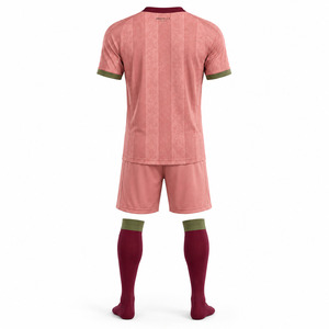 Fabricant de tenues de football personnalisées pour adultes |   Uniforme de football d'été sublimé OEM/ODM à faible MOQ |   Polyester haute performance - Product Image 2