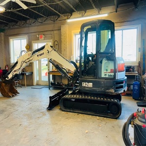 รถขุดขนาดเล็ก Bobcat E42 รุ่นคอมแพค รถขุดตีนตะขาบทนทาน พร้อมเครื่องยนต์ Kubota เหมาะสำหรับงานก่อสร้าง ข้อเสนอส่วนลดที่ดีที่สุด - Product Image 1