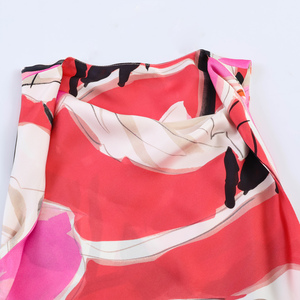 Blusas de Satén Casuales de Verano para Mujer, Estampado Floral Color Rosa, Sin Tirantes, 100% Seda - Product Image 6