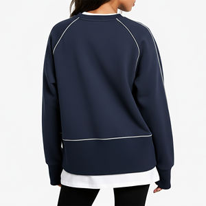 Sweat-shirt court à col rond pour femme en molleton 100% coton, coupe épaules tombantes, personnalisable avec logo imprimé, prix de gros abordable - Product Image 3