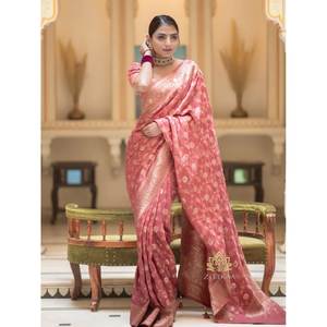 Sari en brocart de soie Banarasi attrayant avec broderie Zari et blouse non cousue - Product Image 1