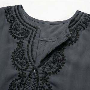 2025 OEM Kimono Abaya pour femmes musulmanes, en tissu polyester épais, doux et très extensible, col en V, manches longues, pour fêtes, Ramadan, mariages - Product Image 4