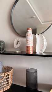 Bouteille d'eau en cuivre martelé à imprimé floral, bouteille à boire ayurvédique en cuivre pur, étanche, réutilisable, bouteille en cuivre écologique - Product Image 4