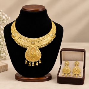 Ensemble de colliers en forme de larme Regal pour femmes |   Boucles d'oreilles assorties en cuivre et laiton plaqué or 24 carats, bijoux indiens pour mariage et fêtes - Product Image 1