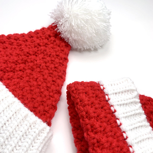 Bonnet de Noël en tricot rouge avec pompon et revers blancs pour Noël - Product Image 3