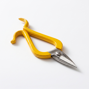 Ciseaux à bijoux pour la découpe de tôle, pour la fabrication de bijoux et le bricolage, avec lames courtes, manches colorés et pointe affûtée, taille 5-1/2 pouces - Product Image 1