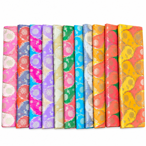 Tela de Seda Brocada Premium con Diseños Florales Jacquard, Textura Suave y Lisa para Saris, Ropa Étnica, Blusas y Decoración del Hogar - Product Image 1