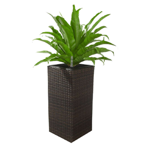 Pot de fleurs carré contemporain en rotin pour les espaces de villas et de complexes hôteliers - Product Image 1