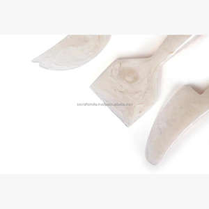 Juego moderno de resina para servir queso Cubiertos bellamente diseñados para una elegante presentación de comida disponible al mejor precio - Product Image 4