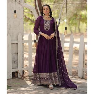 Robe Anarkali traditionnelle ethnique à sequins, longue, à imprimé numérique, avec broderie, effet de fleurs artificielles, pour femmes élégantes - Product Image 1