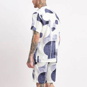 Ensemble short et t-shirt imprimé pour homme, fabriqué en usine, couleur unie, vêtements d'été, design de logo personnalisé, matière en coton - Product Image 4