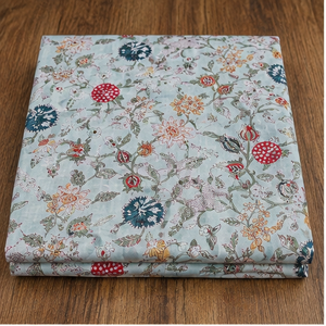 Tela de Algodón Ligera con Estampado Artesanal Indio al por Mayor |   Tela Estampada con Motivos Florales y Botánicos para Vestidos, Decoración del Hogar, Niñas/Niños - Product Image 3