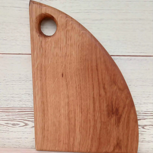 เขียงไม้โอ๊คทำมือ ไม้เนื้อแข็ง ออกแบบมาสำหรับใช้ในครัวทุกวัน ใช้สำหรับเตรียมอาหารอย่างมืออาชีพ และใช้งานได้ยาวนาน - Product Image 1