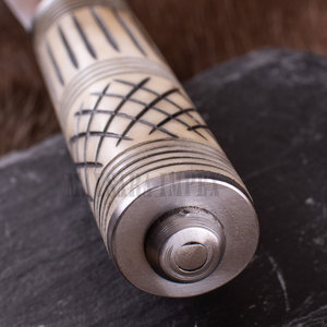 Cuchillo Tradicional Vikingo Scramasax de Hoja Fija, Hecho a Mano con Acero de Damasco y Empuñadura de Hueso, Cuchillo de Alta Calidad para Bushcraft - Product Image 5
