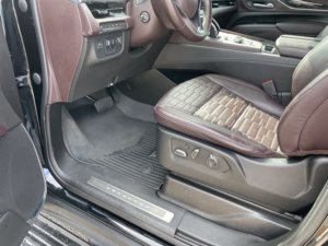 Cadillac Escalade Premium Luxury Platinum 4WD Usado de Alta Calidad, Año 2023 - Product Image 3
