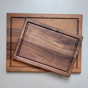 Planche à découper artisanale en bois d'acacia avec rainure profonde pour les jus |   Planche à découper robuste avec poignées antidérapantes |   Grande Gamme Viandes & Barbecues - Product Image 3