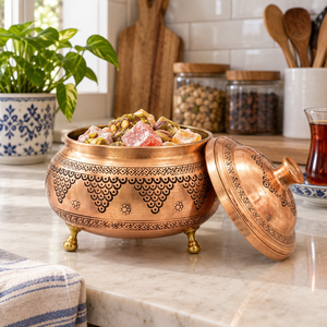 Bol en cuivre gravé à la main avec couvercle, motif géométrique et trois pieds, pour décoration d'intérieur traditionnelle et cadeaux, vente en gros, export B2B - Product Image 3