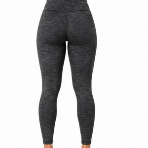 Pantalones de Compresión Deportivos para Mujer con Diseño Atlético Ergonómico, Tecnología de Gestión de la Humedad y Tela Elástica Resistente - Product Image 2