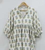 Robe d'été formelle simple 100 % coton faite à la main, écologique, motif floral indien tie-dye, respirante, taille naturelle, coupe trapèze mi-longue