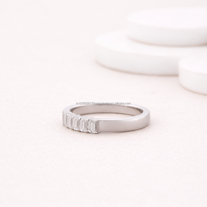 Anillo de compromiso clásico de moissanita de alta demanda para mujer con diseño atemporal y atractivo elegante, disponible en grandes cantidades. - Product Image 6