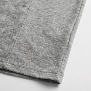 Chemise de golf pour homme en polyester gris à manches courtes, col zippé, séchage rapide, tricotée, design uni, coupe classique - Product Image 5