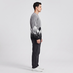 Sudadera Jacquard Gris para Hombre con Diseño de Paisaje Montañoso, Gráfico de Bosque en Blanco y Negro, Cuello Redondo, Tejido de Punto, Venta al por Mayor - Product Image 3