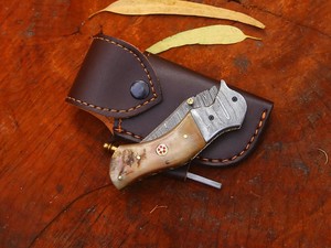 Couteau utilitaire pliant en acier Damas, lame pointue, manche en bois de cerf, étui de transport vertical, couteau de poche EDC pour la chasse et le camping, support ODM - Product Image 3