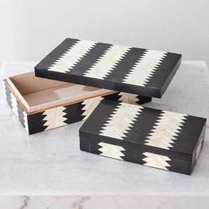 Elegante Caja de Joyería de Resina Negra Artística para Mujeres y Niñas con Tema de Amor, Diseño de Alta Gama, Tamaño Personalizado - Product Image 2