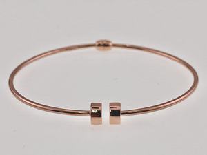 Design simple et arrondi, lueur or rose 18 carats, bracelet léger et élégant - Product Image 4