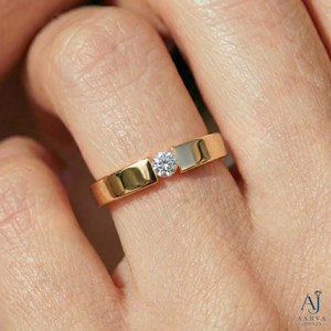Anillo de compromiso y boda moderno para mujer con moissanita solitaria y engaste de bisel chapado en oro rosa y rodio - Product Image 5