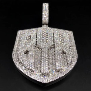 Joyería personalizada de alta calidad estilo rapero, plata maciza 925 con moissanita VVS, colgante con inicial de letra, regalo hip hop para él. - Product Image 5