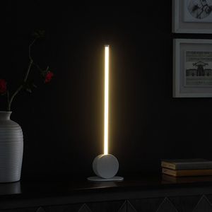 Lampada da Tavolo Moderna a LED da 23 Pollici con Design a Torre Inclinata e Struttura in Metallo, Design Accattivante per l'Arredamento Domestico - Product Image 3