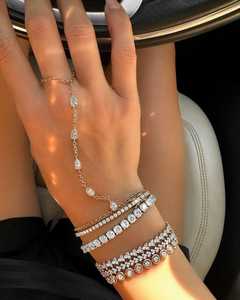 Vente en gros : Bracelet chaîne de main et bague multi-pierres serties clos en or 14k 18k avec diamant de laboratoire poire de 2 carats - Fabricant - Product Image 6