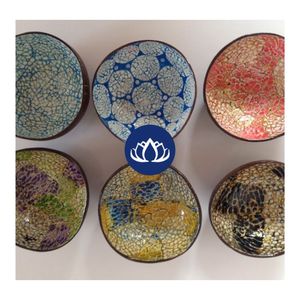 Bol en laque BLFC de qualité supérieure pour la présentation de collations et l'emballage cadeau, design artisanal haut de gamme - Product Image 1