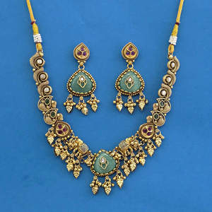 Collar de Joyería Polki Hecho a Mano en India, Estilo Antiguo con Baño de Oro Mate 231936 - Product Image 1