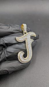 Colgante Letra J Iced Out con Acabado Bicolor, Joyería Hip Hop, Charm Inicial Personalizado, Moissanita VVS, Pieza de Moda Unisex - Product Image 5